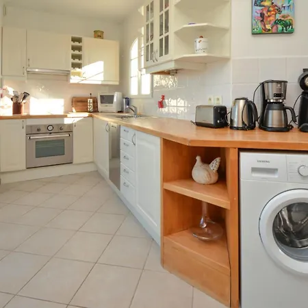 Vakantiehuis 3 Bedroom Lovely In Aigues-Mortes