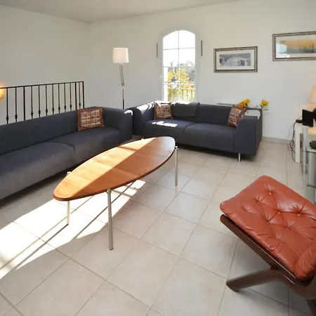 3 Bedroom Gorgeous In Hébergement de vacances *